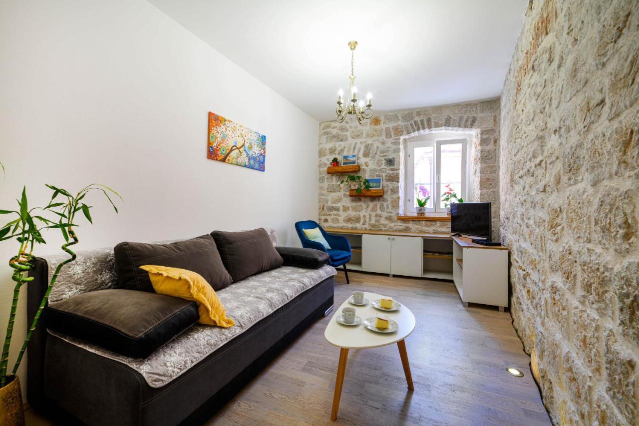 Festum Apartment *